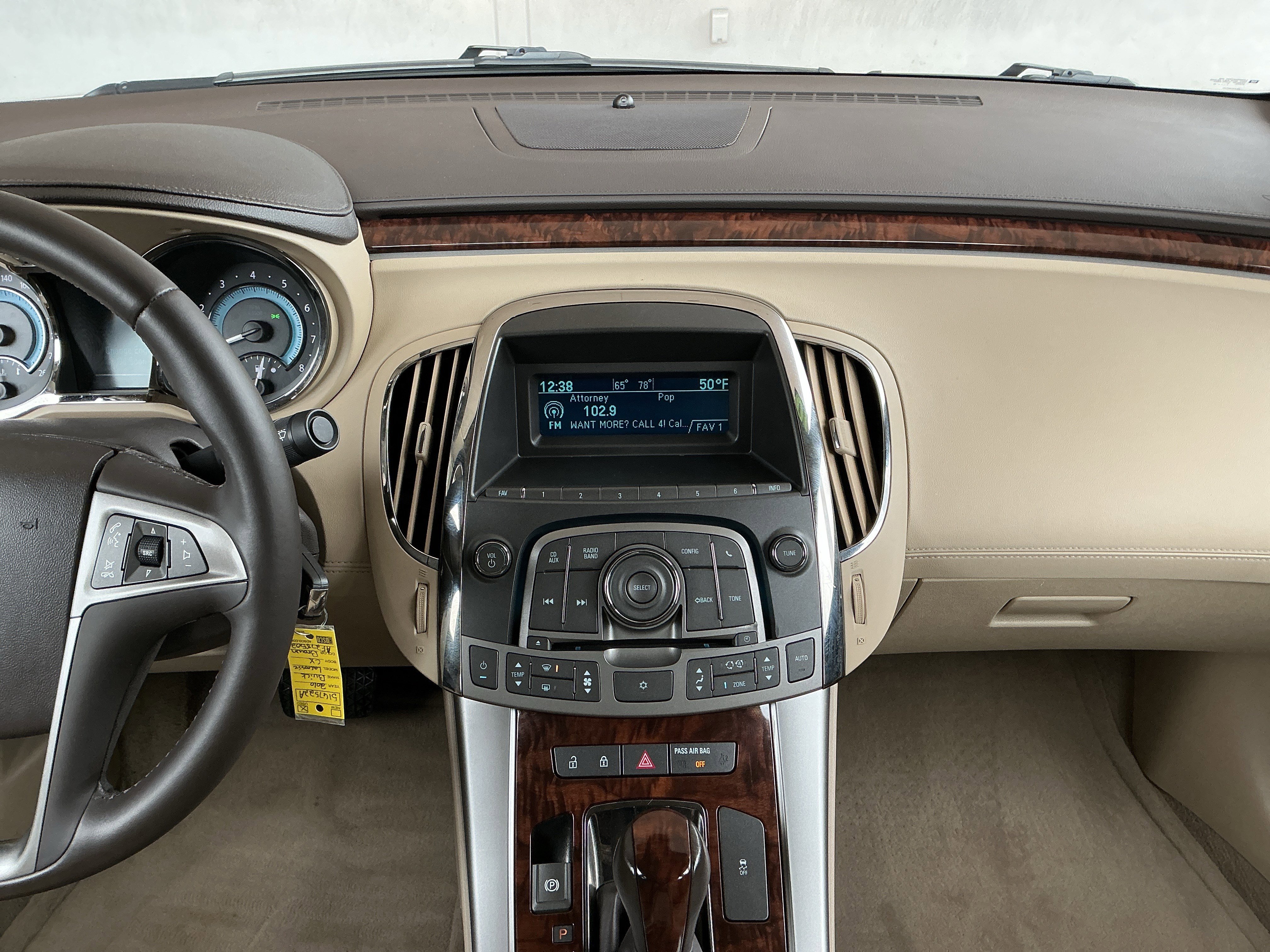 Used 2010 Buick LaCrosse CX image 9