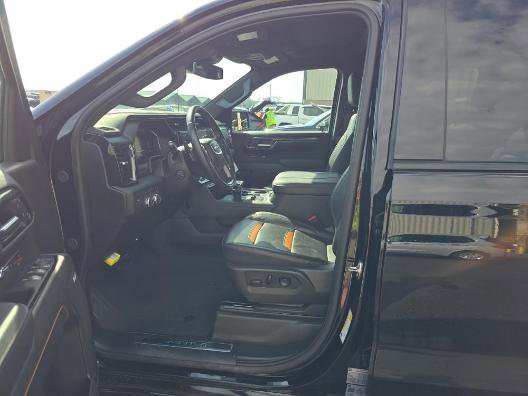 Used 2025 GMC Sierra 1500 AT4 image 8