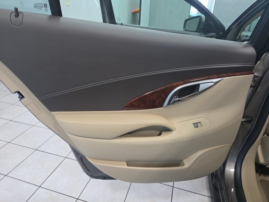 Used 2011 Buick LaCrosse CXL FWD image 28