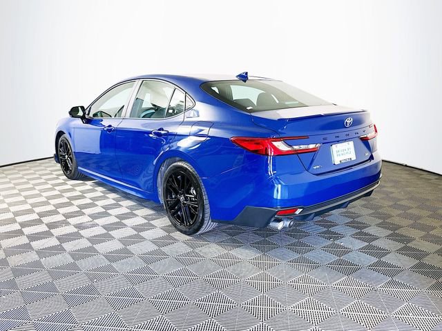 Used 2025 Toyota Camry SE image 6