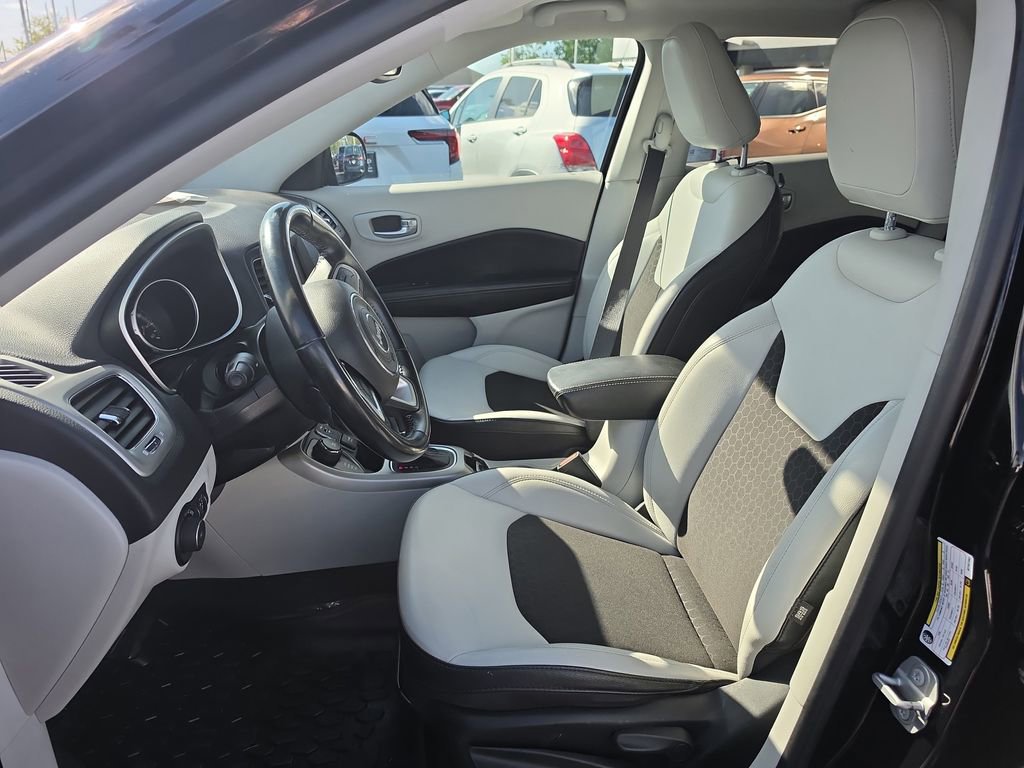 Used 2021 Jeep Compass Latitude image 11