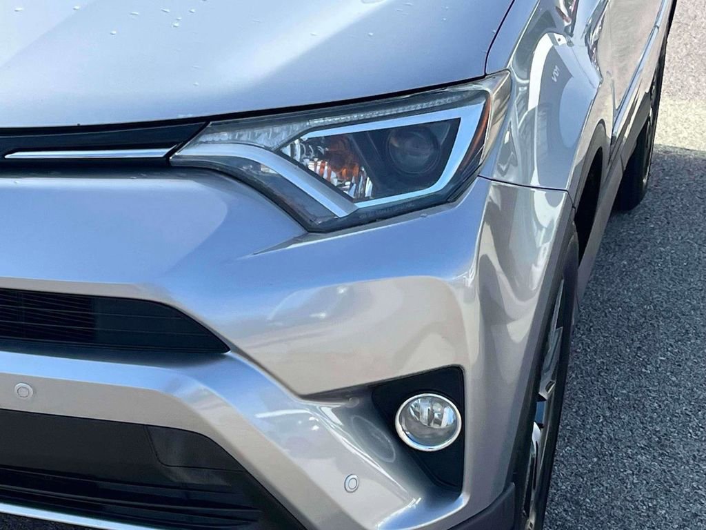 Used 2017 Toyota RAV4 XLE image 31