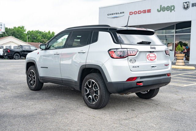 Certified 2025 Jeep Compass Trailhawk AWD/4WD image 3