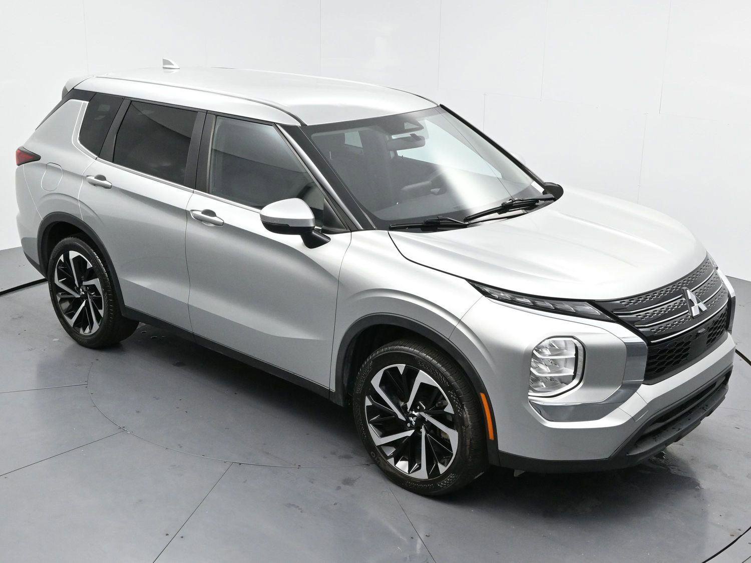 Used 2022 Mitsubishi Outlander ES image 34