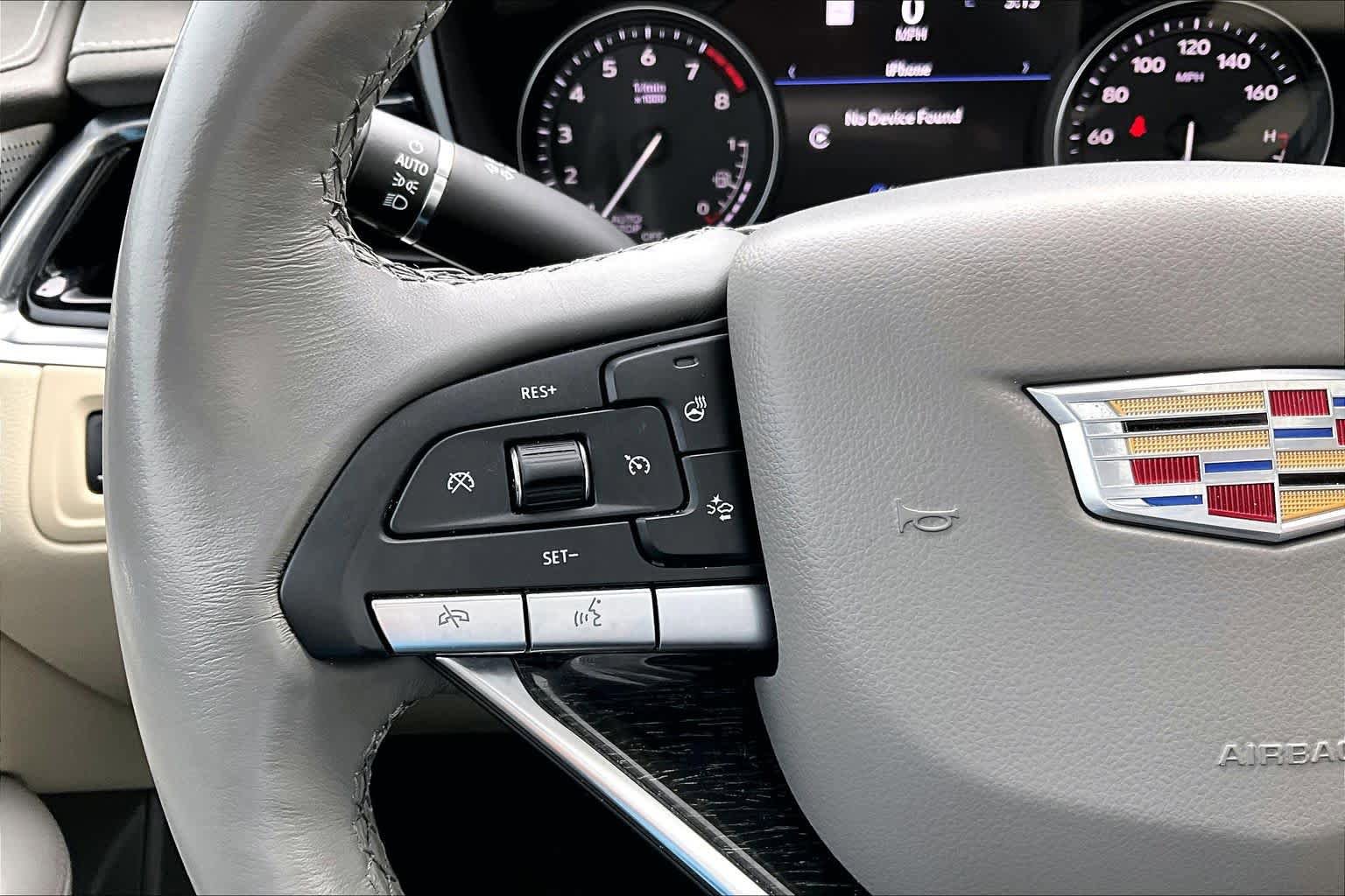 Used 2022 Cadillac XT6 Premium Luxury w/ Technology Package FWD image 24
