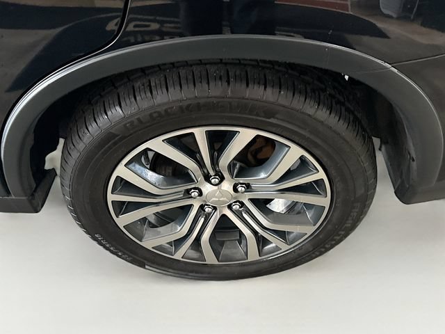 Used 2018 Mitsubishi Outlander ES FWD image 29