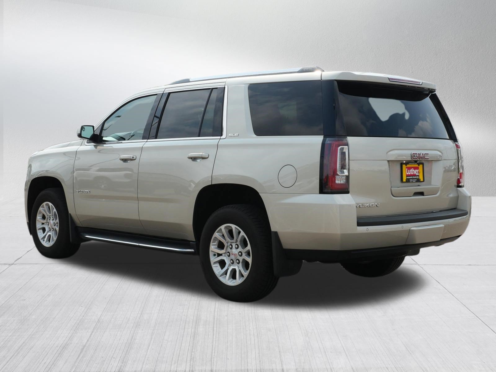 Used 2015 GMC Yukon SLE w/ Convenience Package AWD/4WD image 5