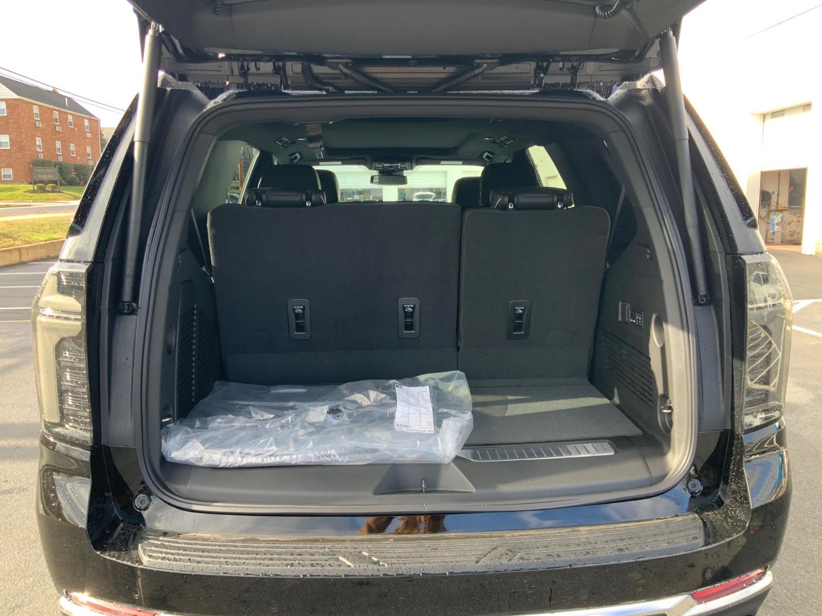 New 2026 Chevrolet Tahoe Premier w/ Sun And Tow Package AWD/4WD image 31