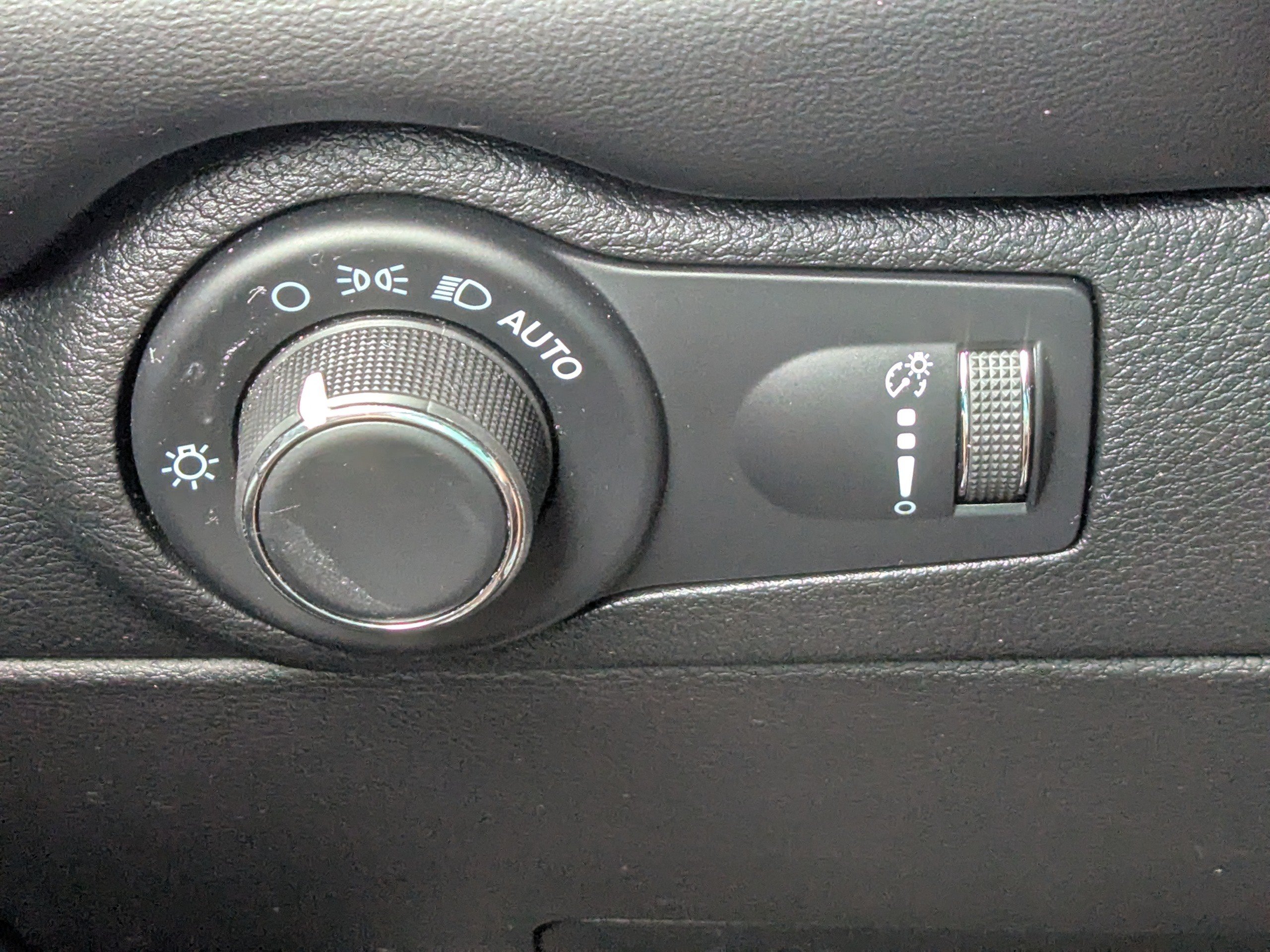 Used 2023 Dodge Durango GT AWD/4WD image 31