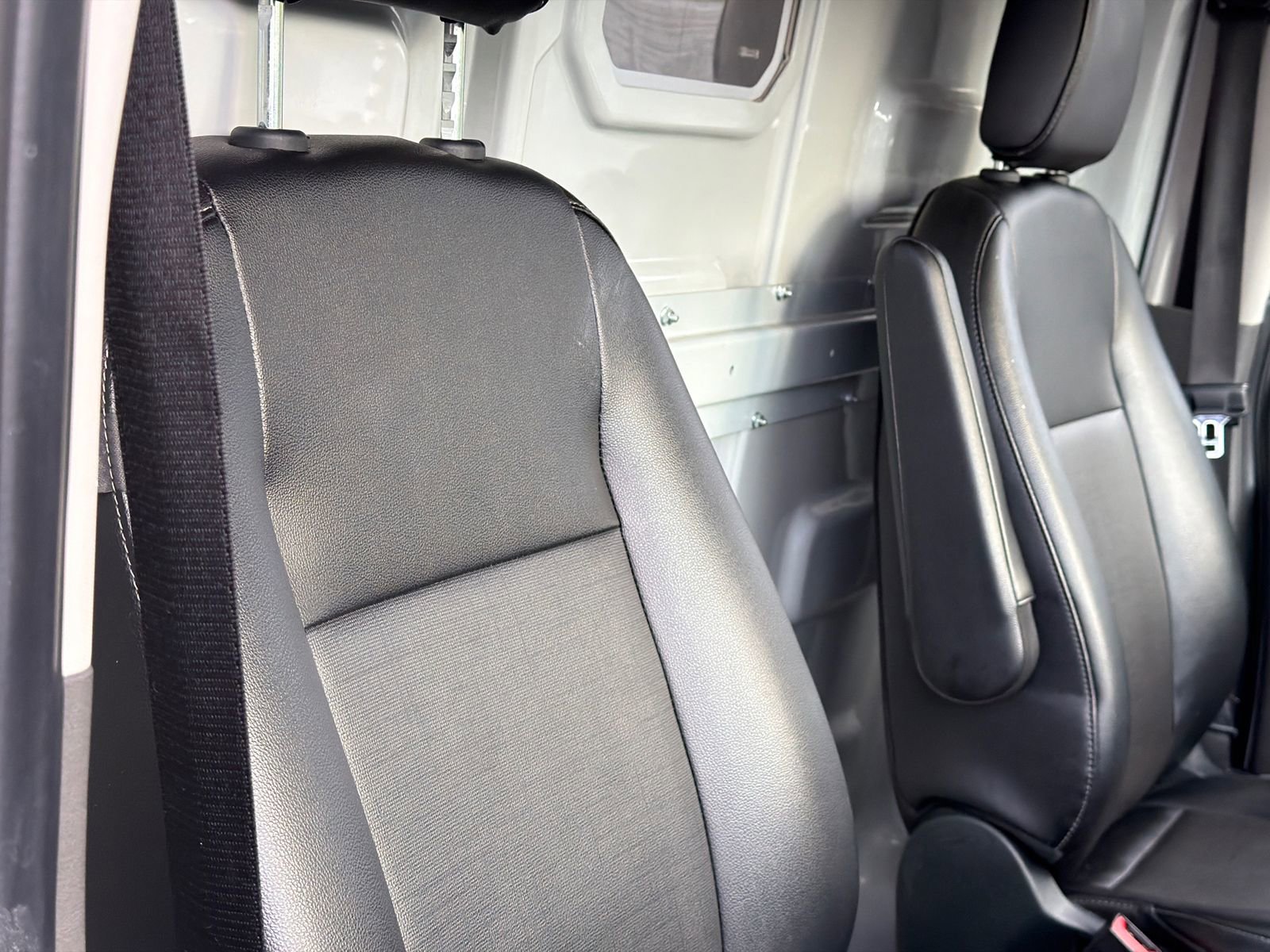 Used 2023 Ford Transit 250 Medium Roof image 15