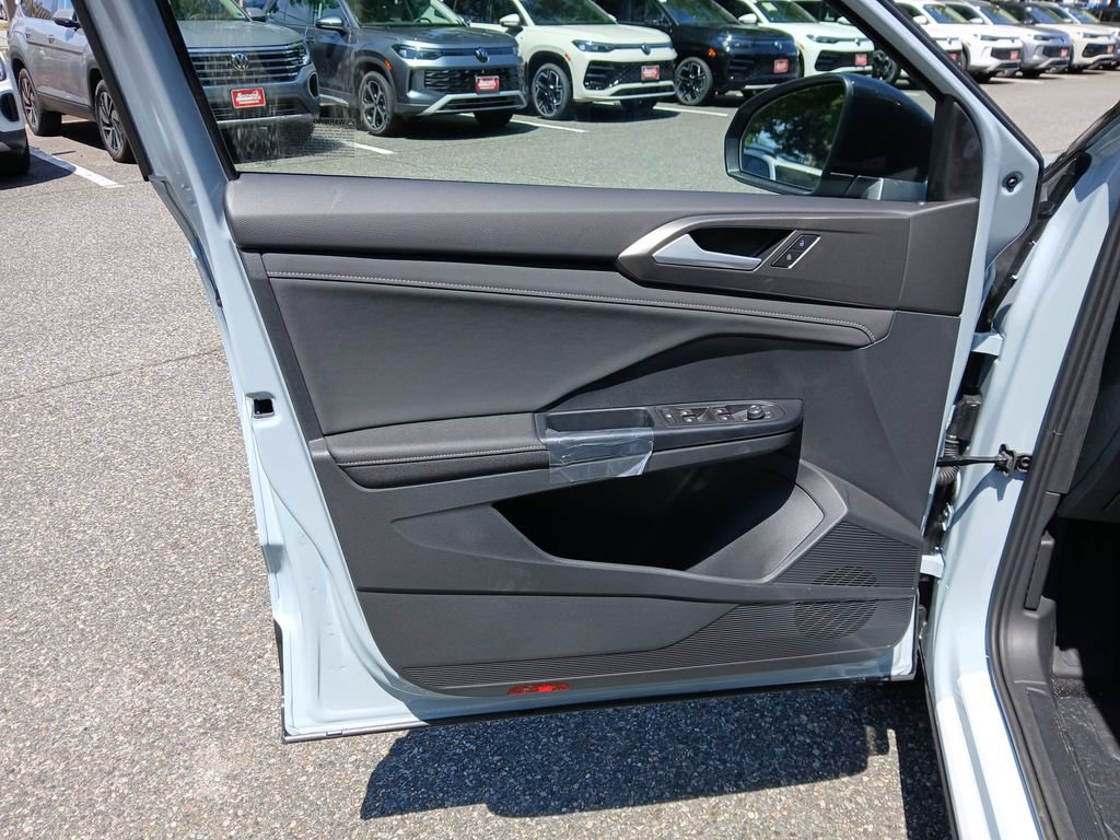 New 2026 Volkswagen Taos SE AWD/4WD image 10
