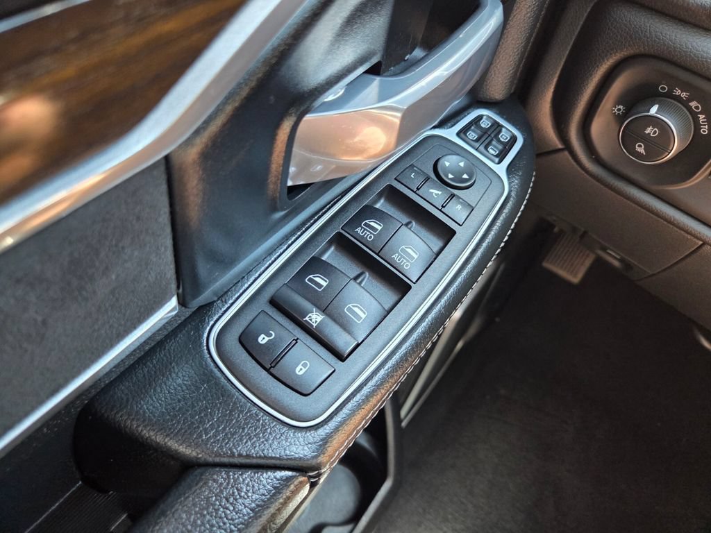 Used 2024 RAM 2500 Laramie AWD/4WD image 24