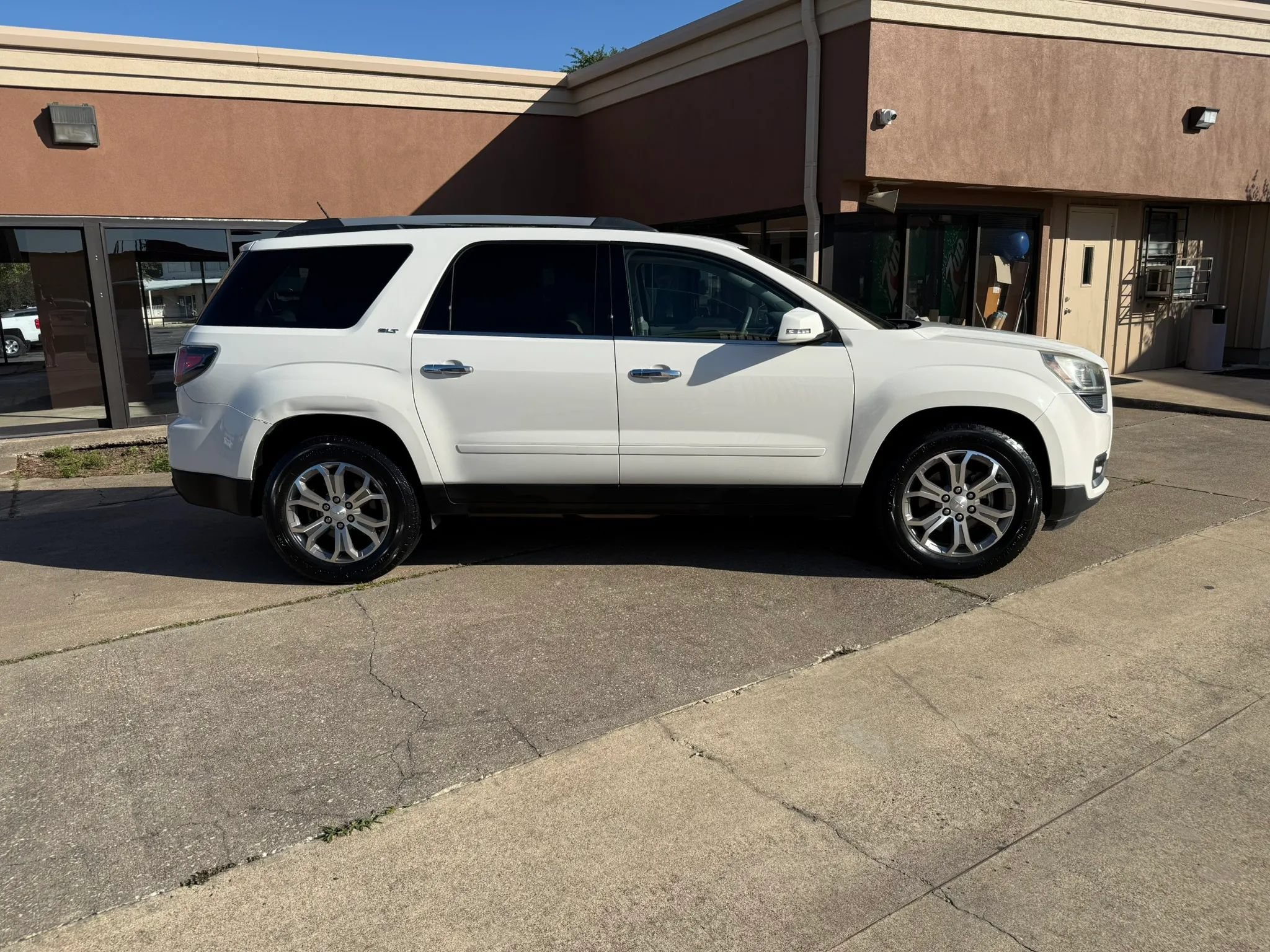 Used 2015 GMC Acadia SLT w/ Open Road Package FWD image 4