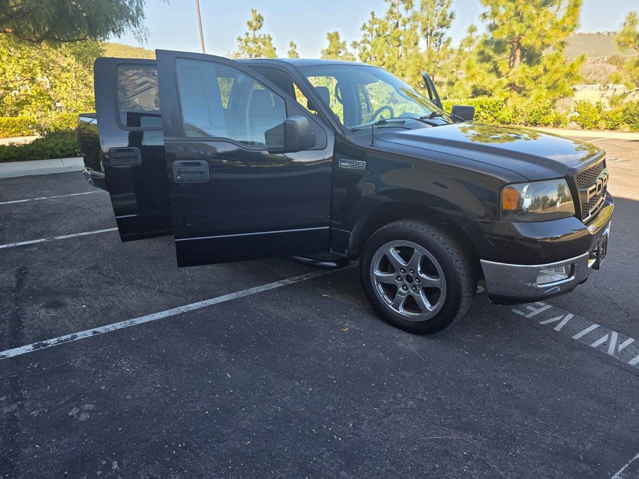 Used 2005 Ford F150 Lariat image 9