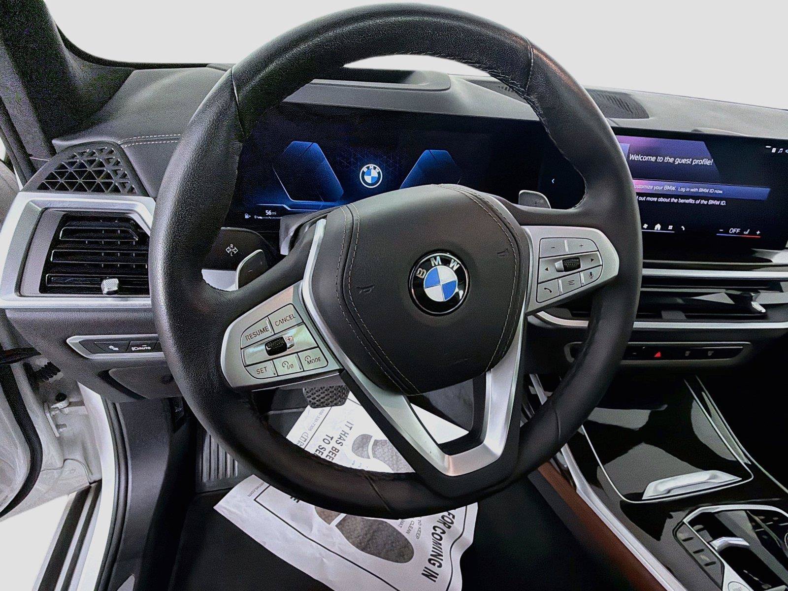 Used 2024 BMW X7 xDrive40i w/ Premium Package AWD/4WD image 11