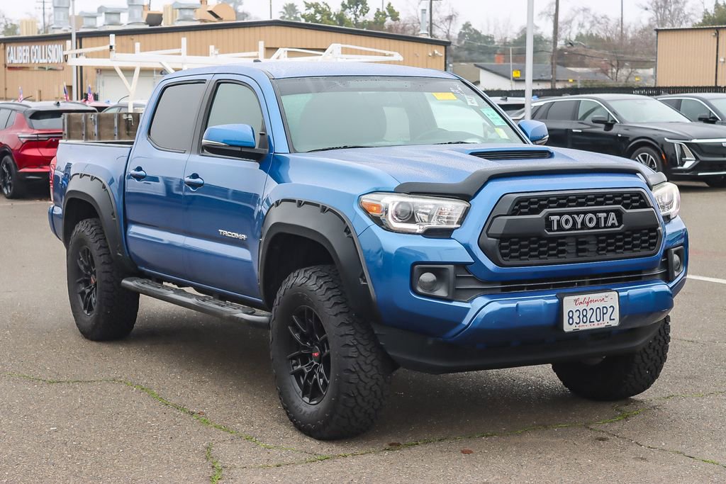 Used 2017 Toyota Tacoma TRD Sport w/ Tow Package image 5