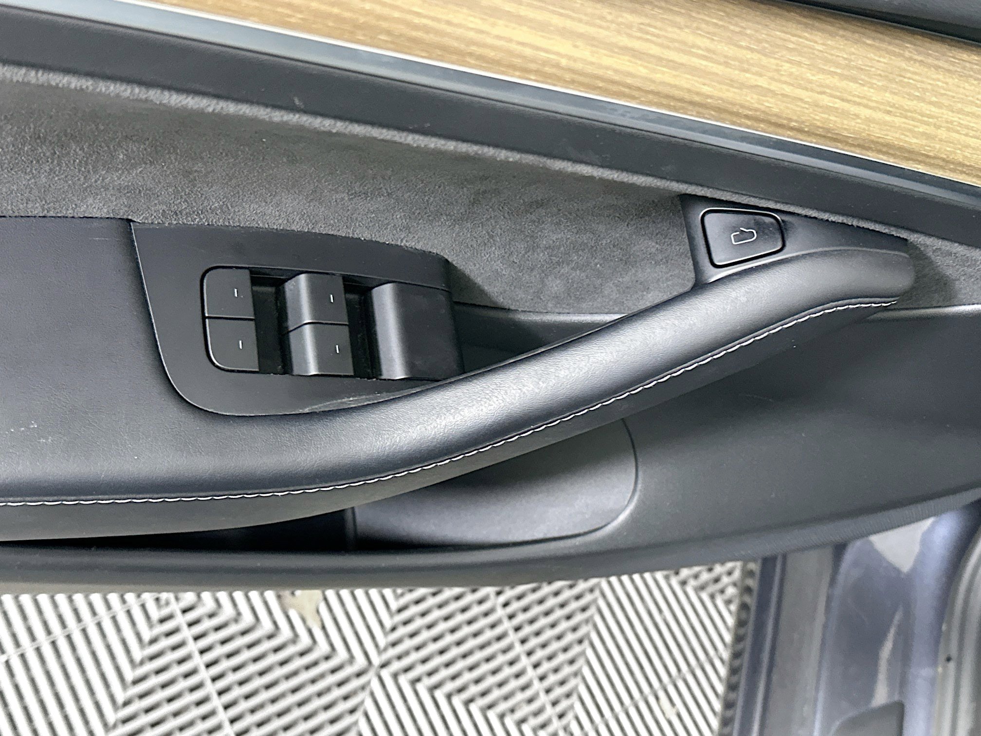 Used 2023 Tesla Model 3 Standard Range image 15