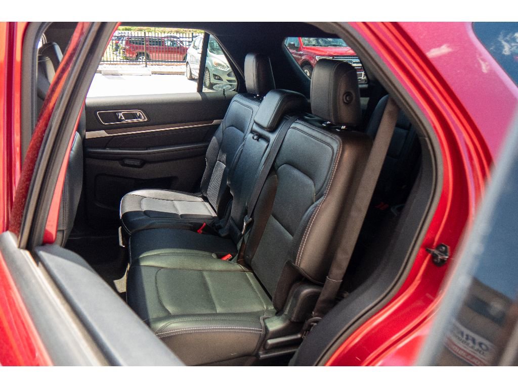 Used 2018 Ford Explorer Limited w/ Equipment Group 301A AWD/4WD image 18