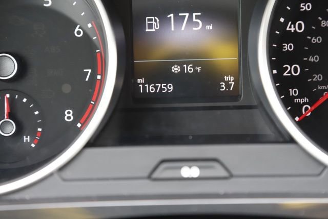 Used 2018 Volkswagen Tiguan SE w/ Panoramic Sunroof Package image 32