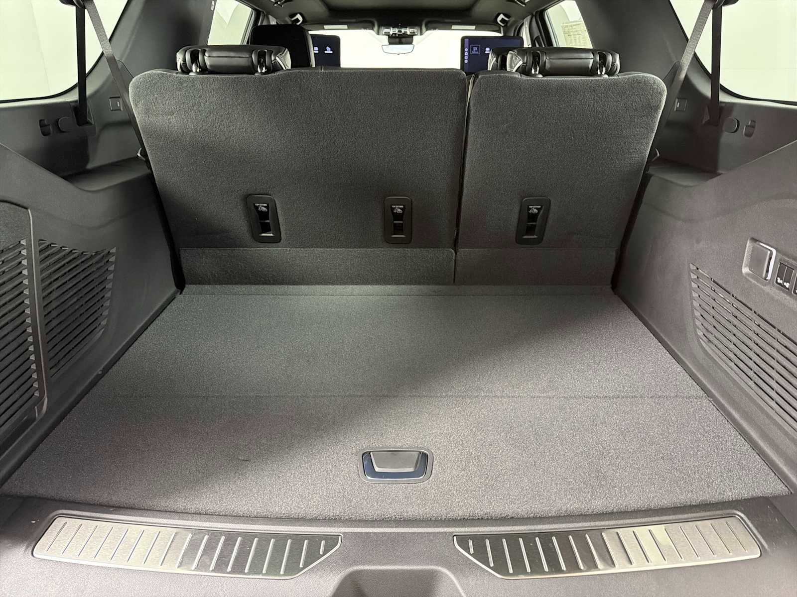 New 2026 GMC Yukon XL AT4 Ultimate AWD/4WD image 19