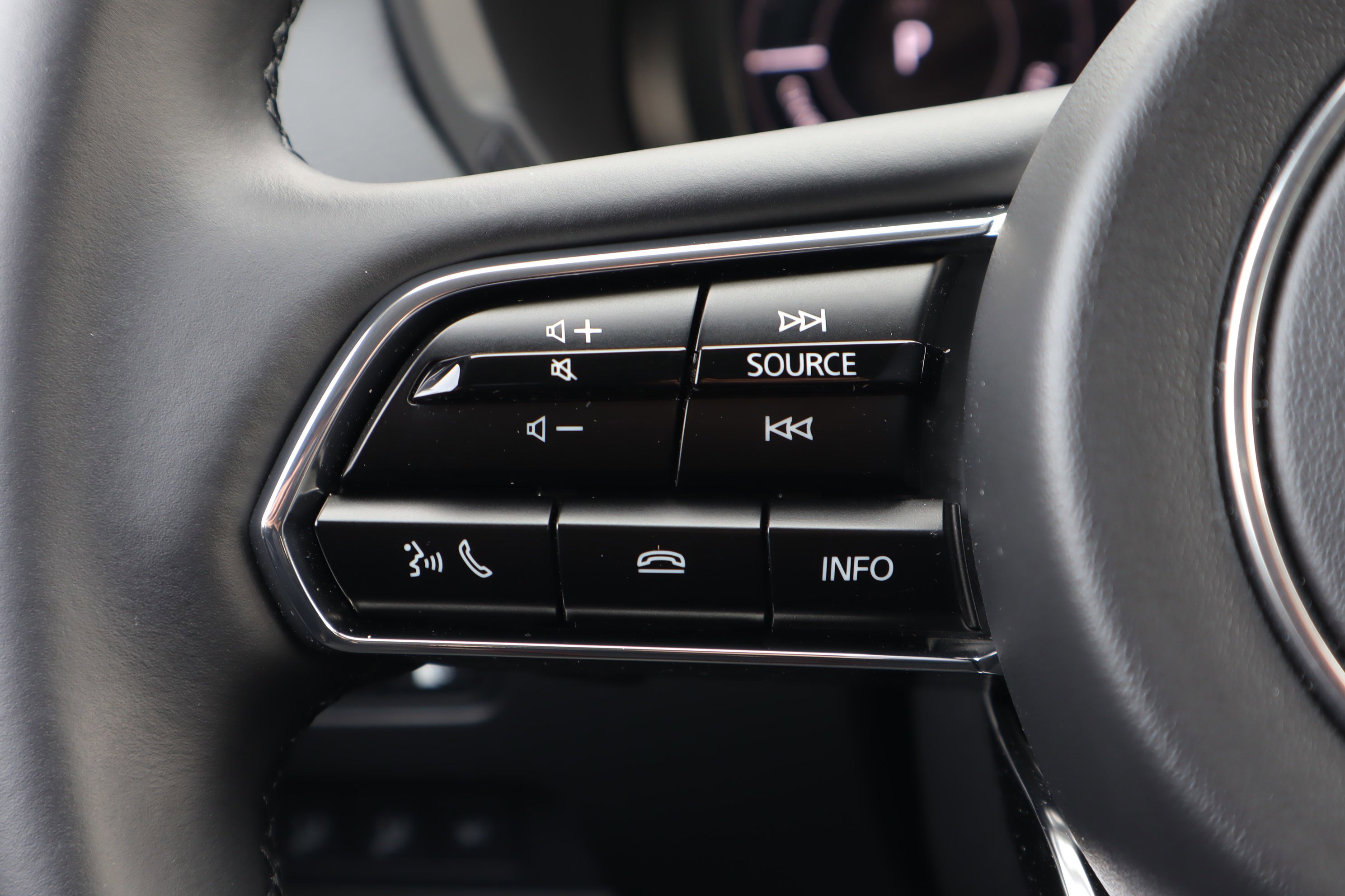 Certified 2025 MAZDA CX-90 Plug-In Hybrid w/Premium Sport image 18