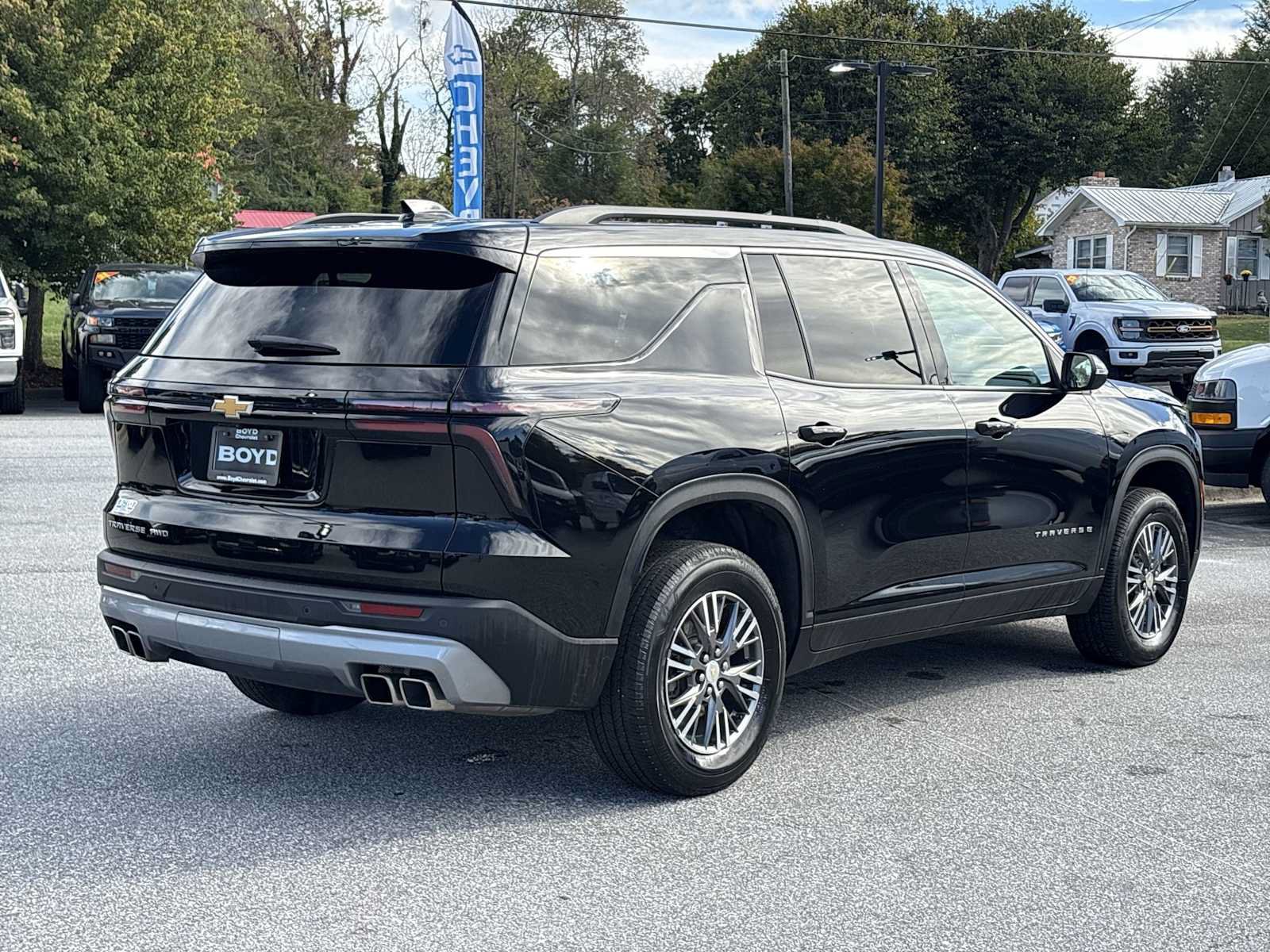 Used 2025 Chevrolet Traverse LT AWD/4WD image 6