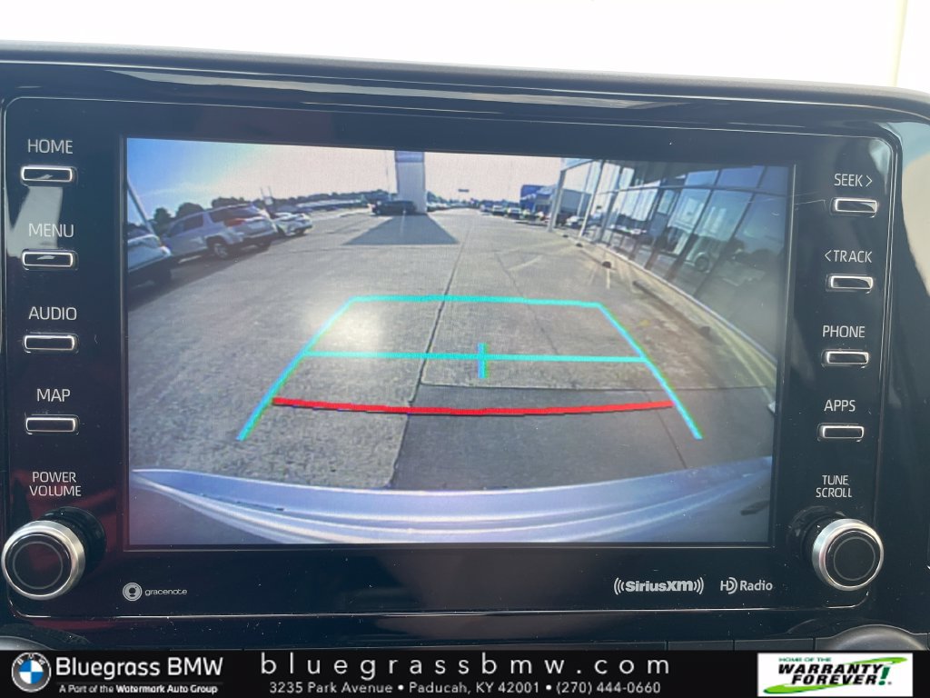 Used 2022 Toyota Highlander XLE AWD/4WD image 16