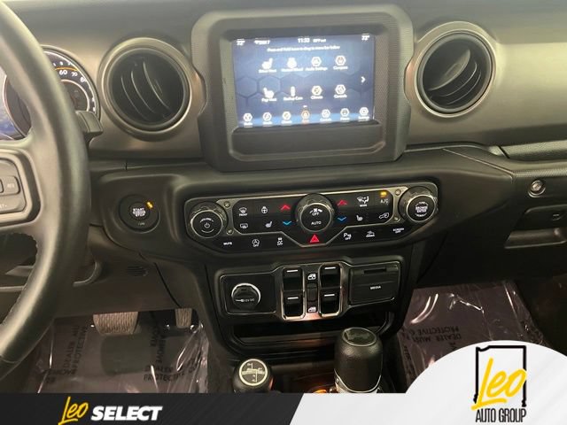 Used 2022 Jeep Wrangler Unlimited Sport AWD/4WD image 19