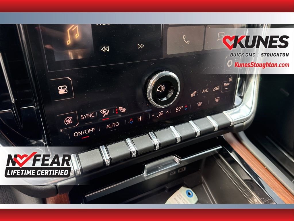 Used 2025 GMC Yukon Denali AWD/4WD image 38