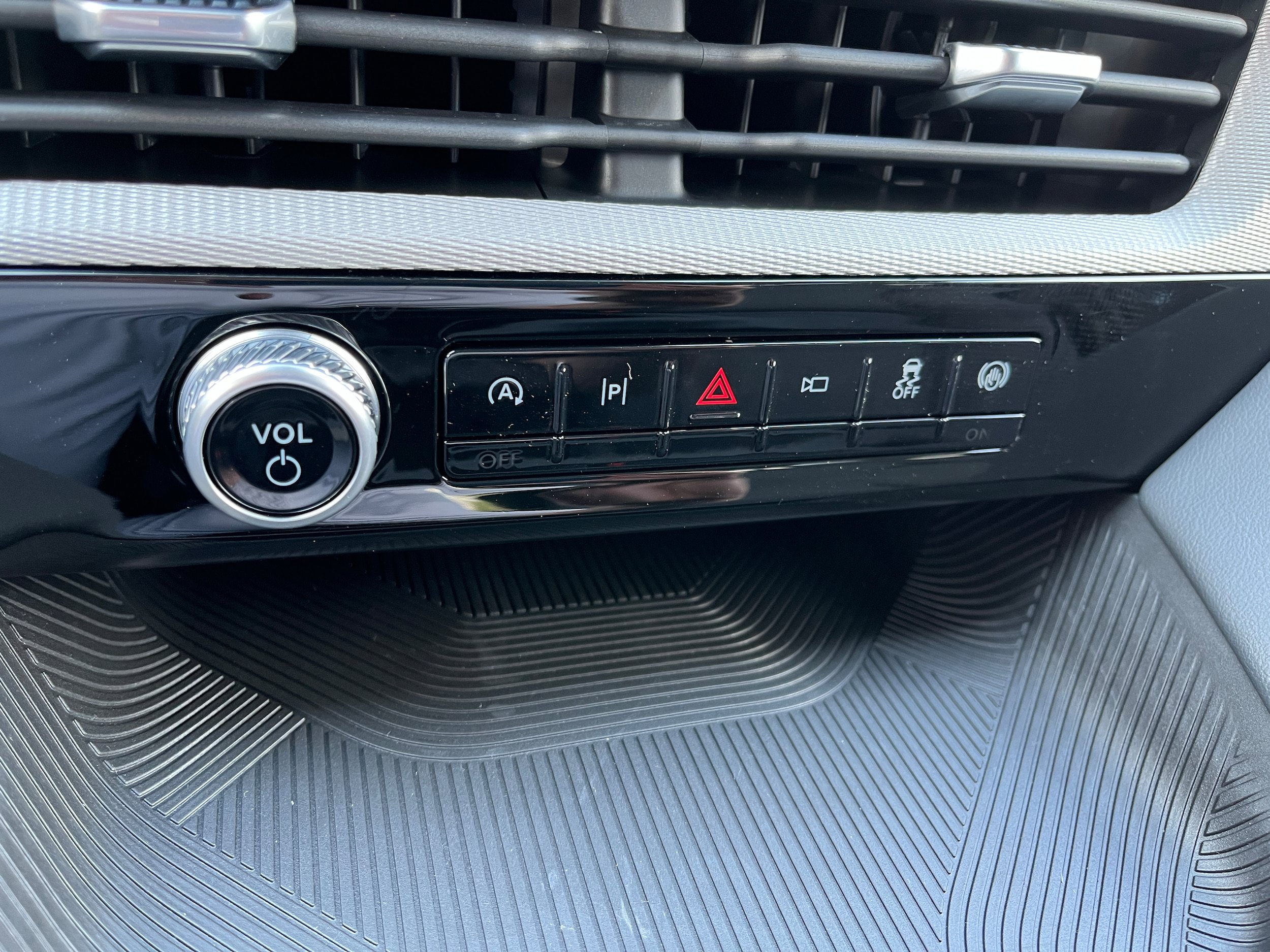 New 2026 Ford Explorer Active AWD/4WD image 19