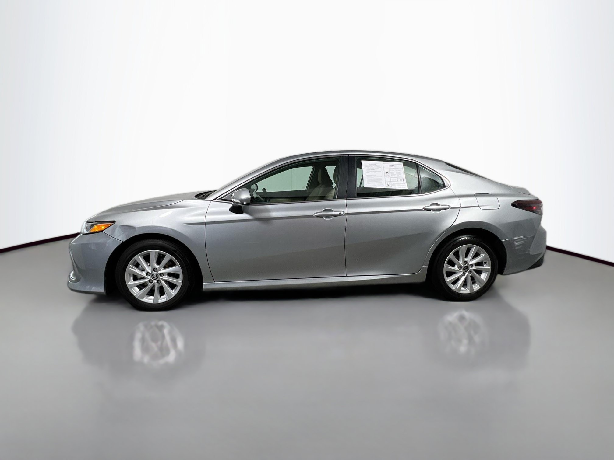 Used 2024 Toyota Camry LE FWD image 9