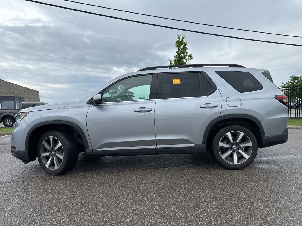 Used 2023 Honda Pilot Touring image 8
