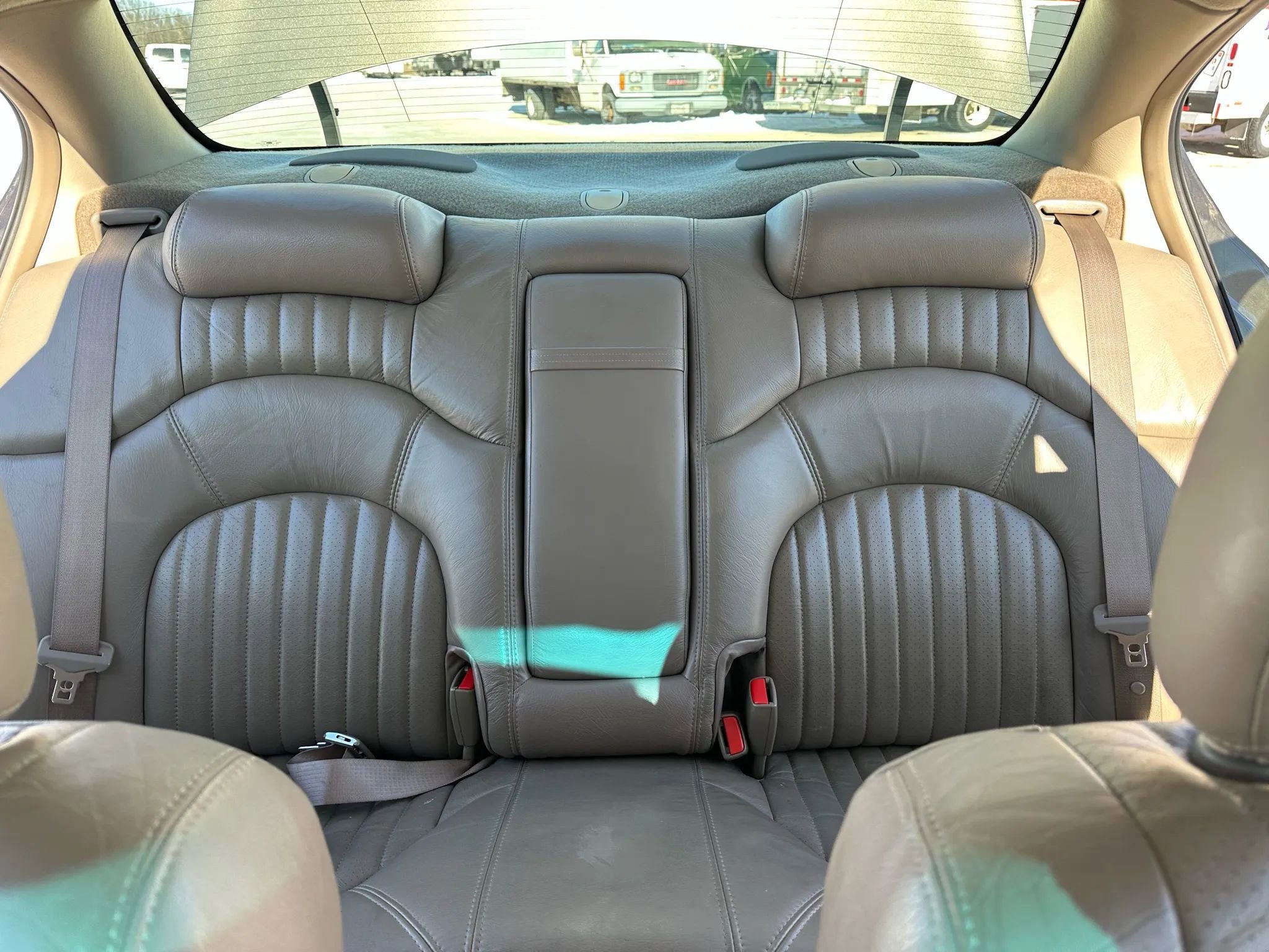 Used 2000 Pontiac Bonneville SLE image 17