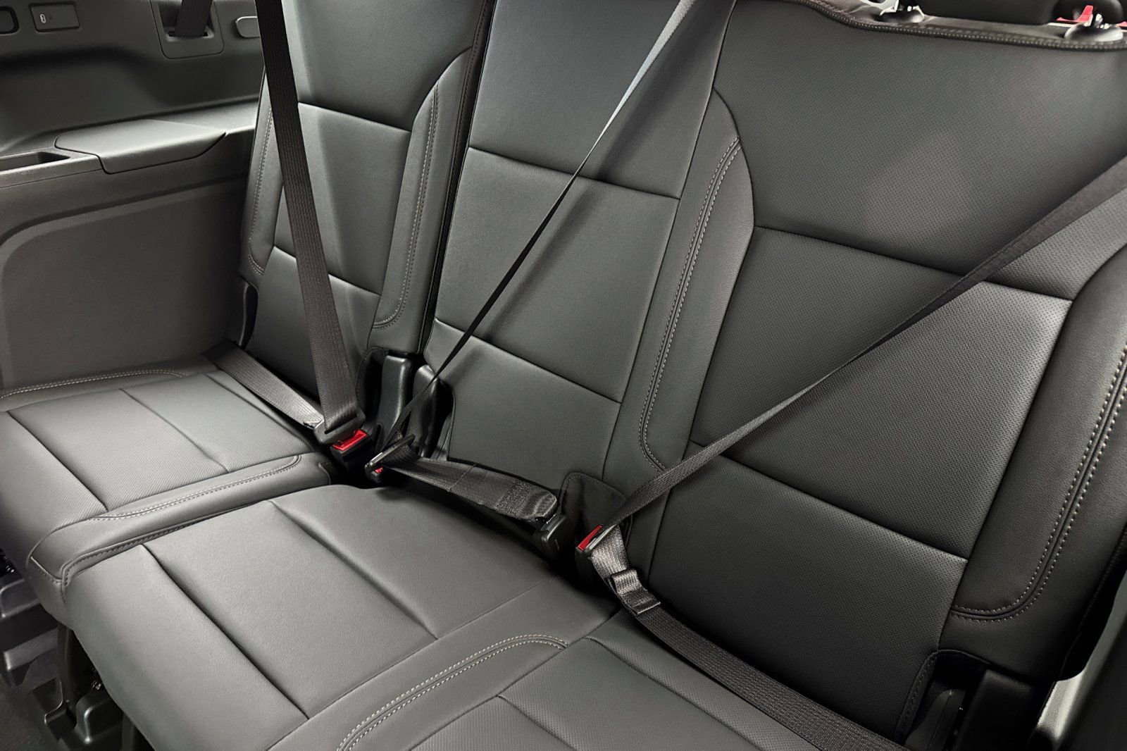 New 2026 Chevrolet Suburban High Country image 14