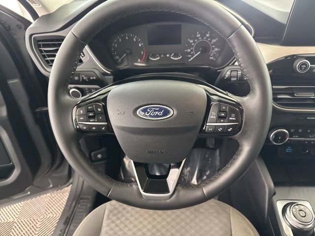 Used 2022 Ford Escape SE w/ SE Sport Appearance Package image 30