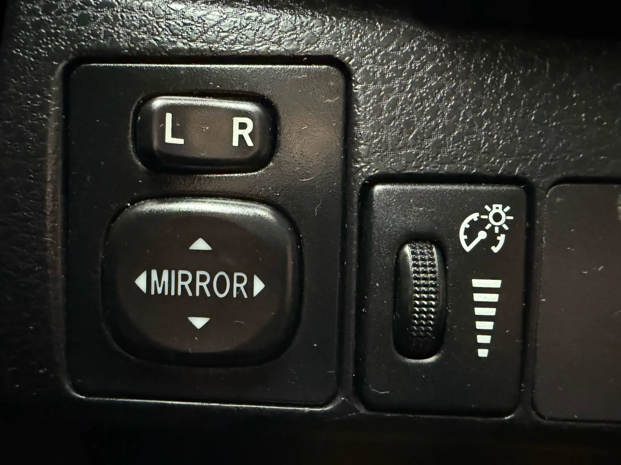 Used 2018 Toyota Corolla LE image 23