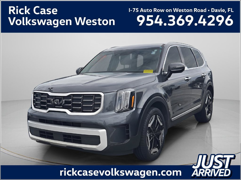 Used 2024 Kia Telluride S w/ S Sunroof Package