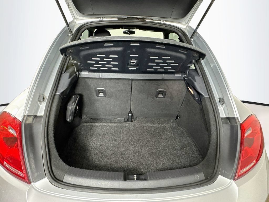 Used 2014 Volkswagen Beetle 2.5 FWD image 28