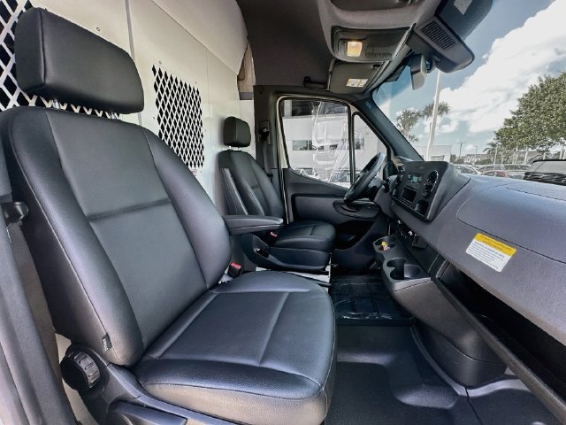 Certified 2025 Mercedes-Benz Sprinter 2500 image 23