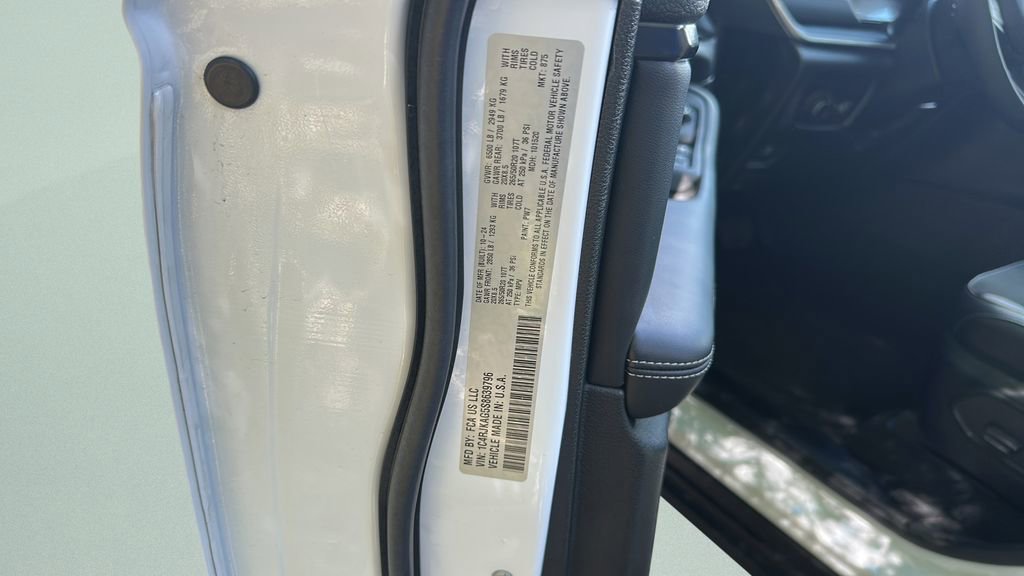 Used 2025 Jeep Grand Cherokee L Altitude image 28