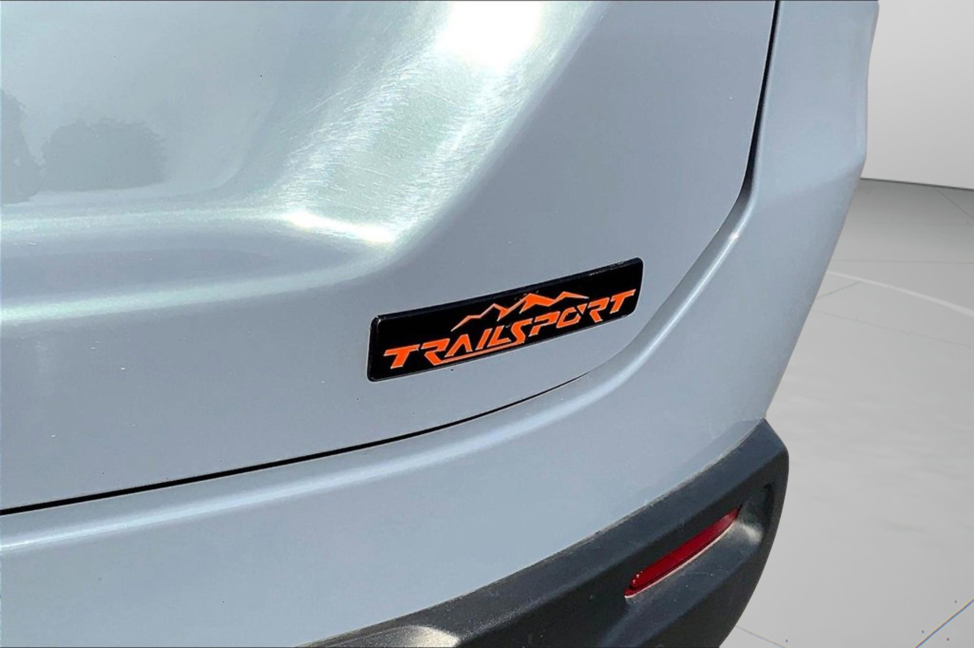 Used 2024 Honda Pilot TrailSport image 11