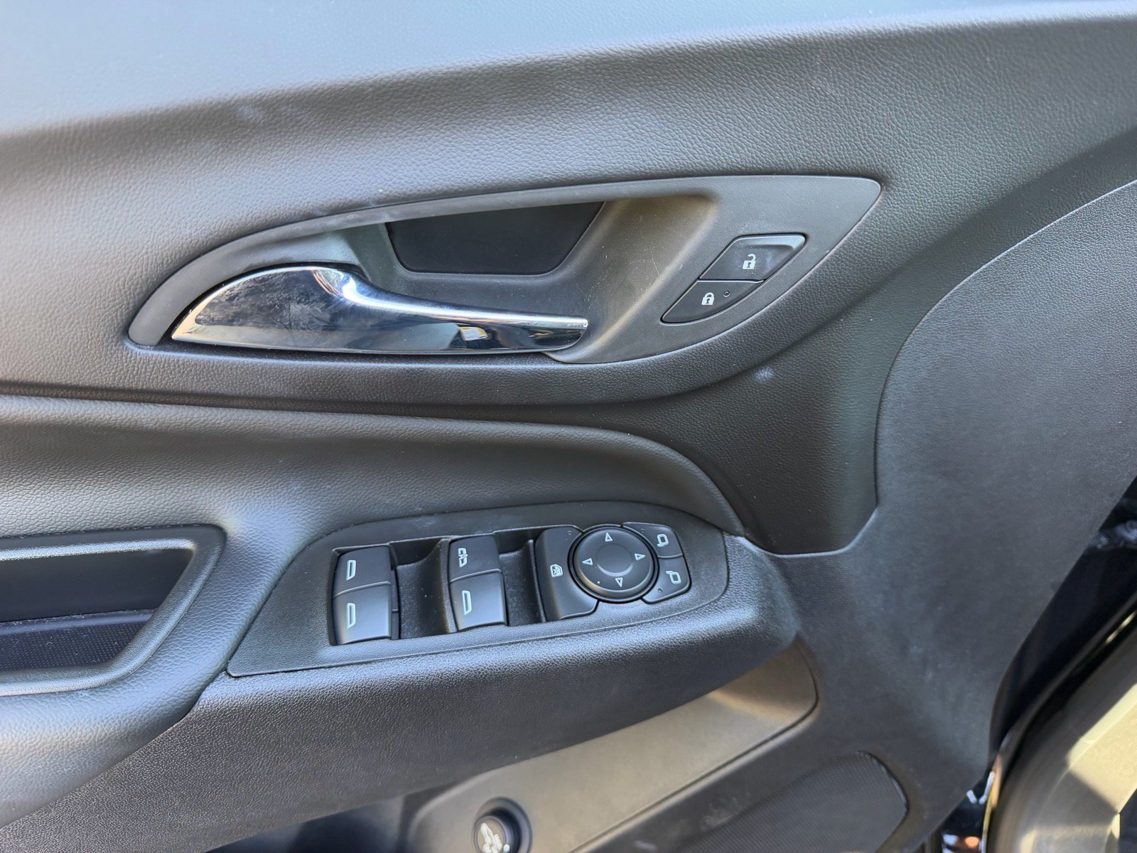 Used 2024 Chevrolet Equinox LT w/ LPO, Floor Liner Package FWD image 20