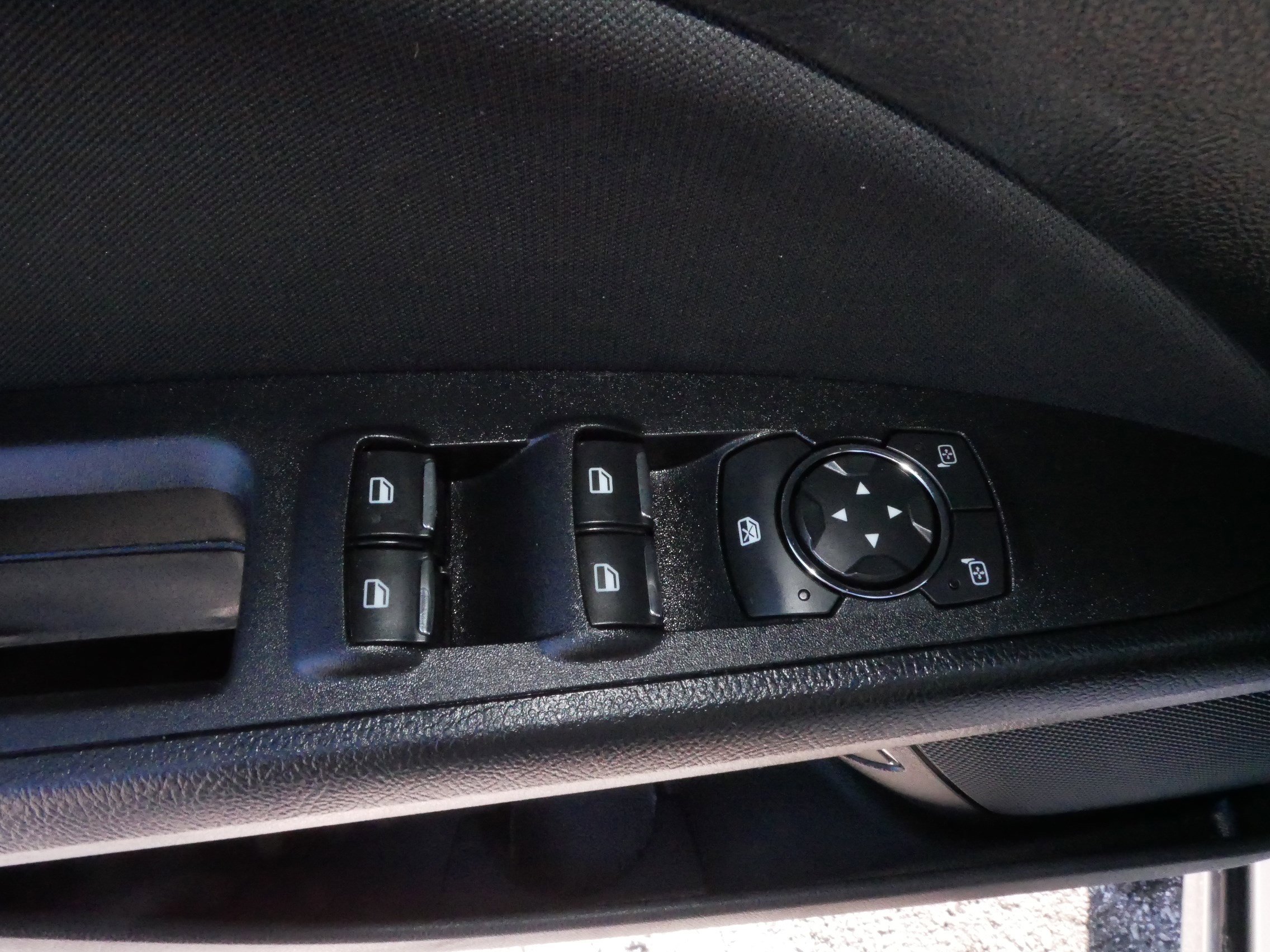 Used 2018 Ford Fusion SE image 19