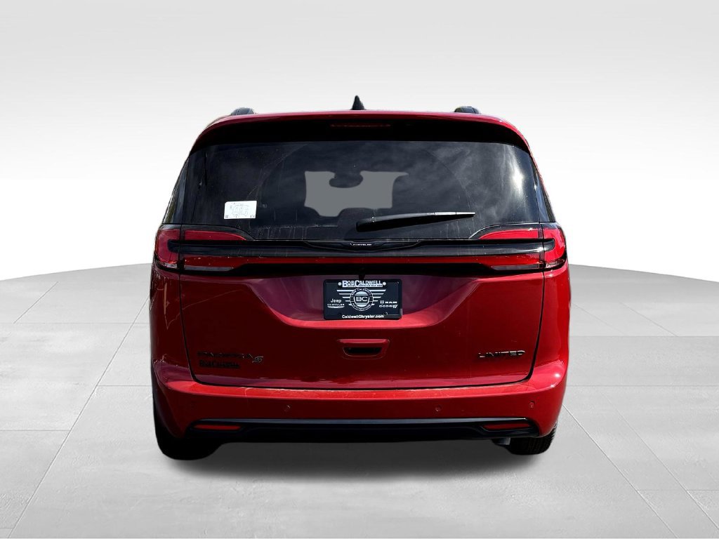 New 2026 Chrysler Pacifica Limited w/ Uconnect Theater Family Group FWD image 6