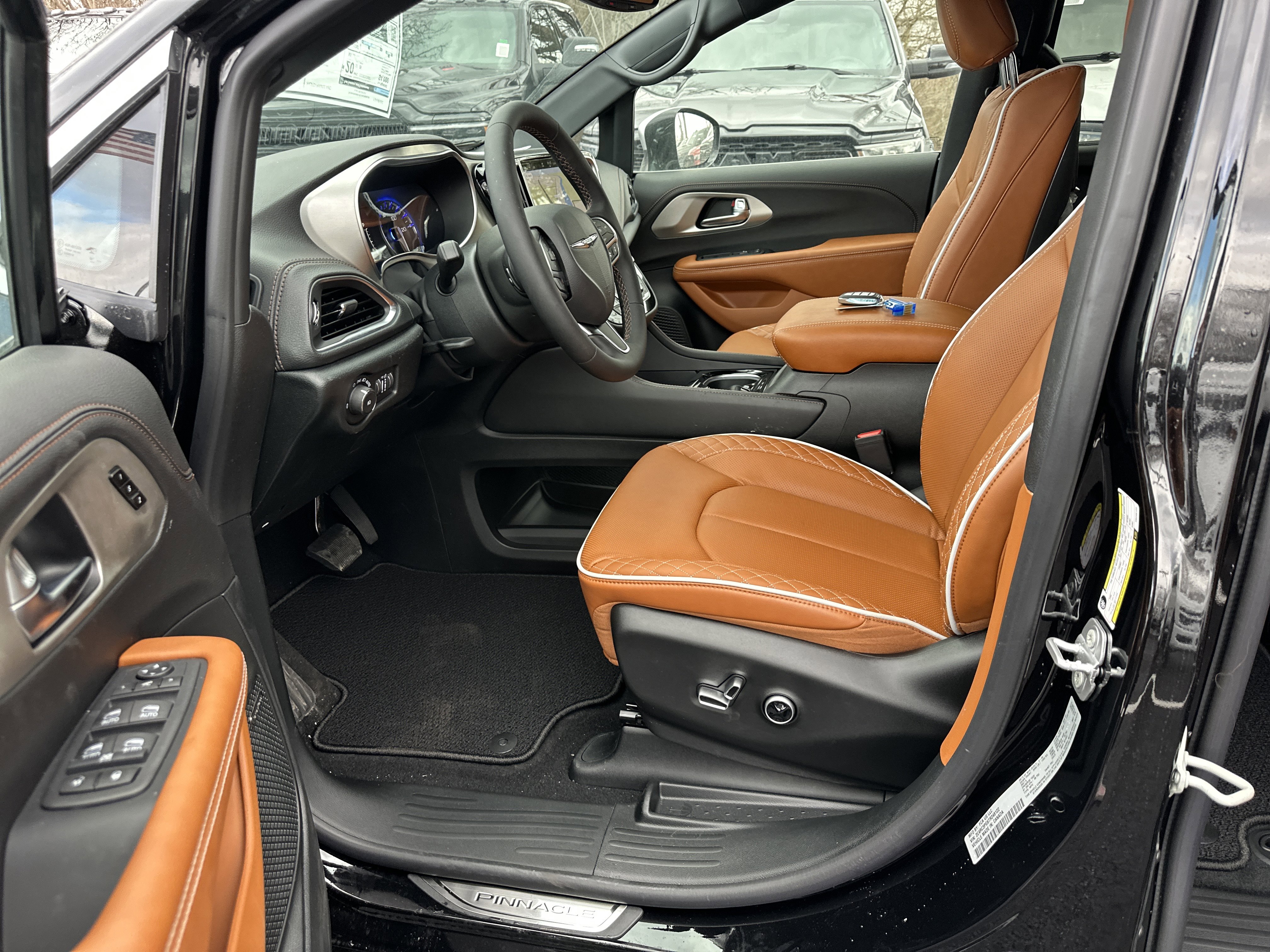 New 2026 Chrysler Pacifica Pinnacle image 28