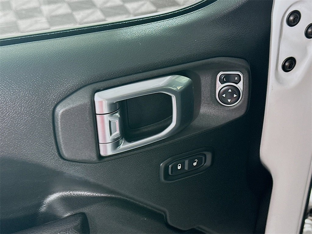 Used 2022 Jeep Gladiator Willys image 24