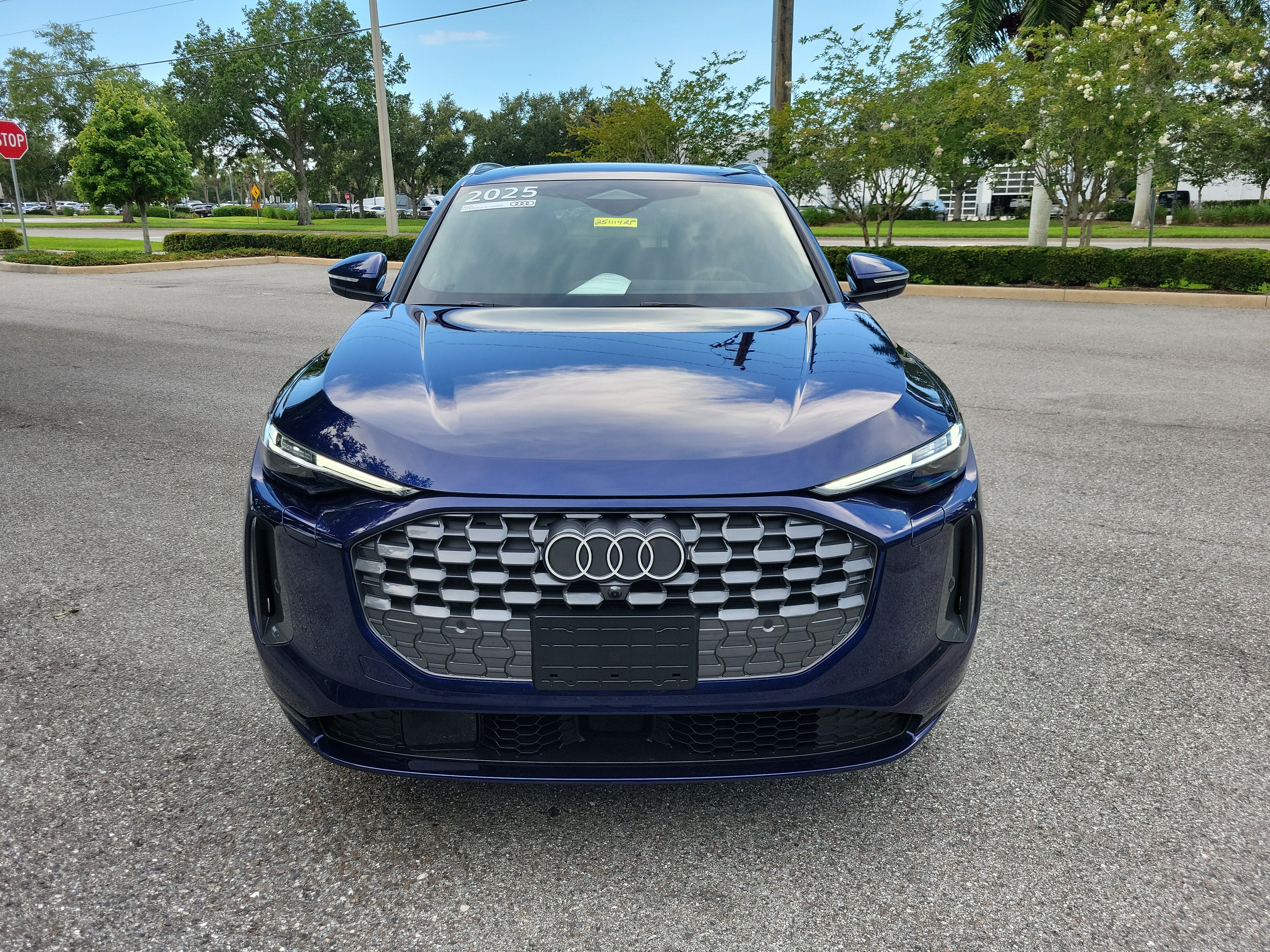 Used 2025 Audi Q5 Premium Plus w/ Premium Plus AWD/4WD image 3