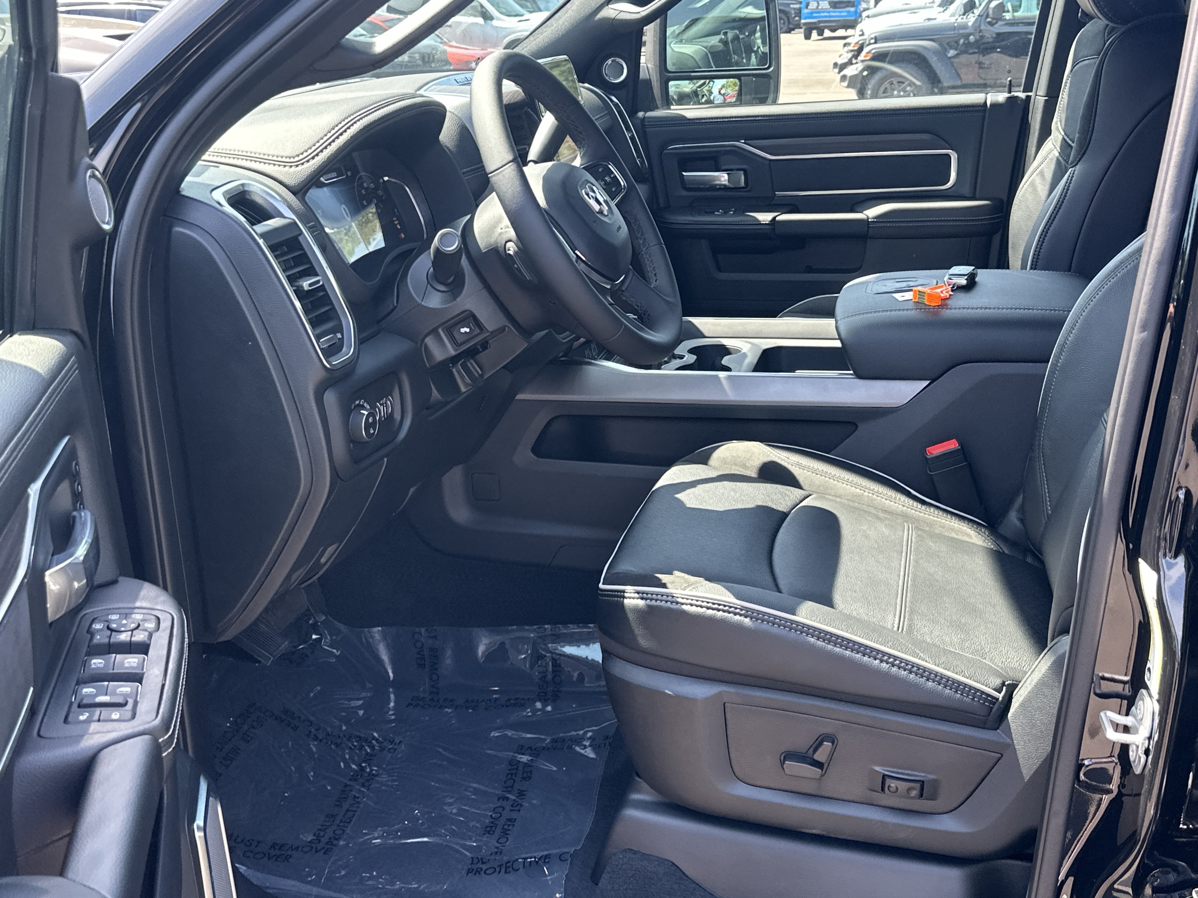New 2026 RAM 3500 Laramie AWD/4WD image 27