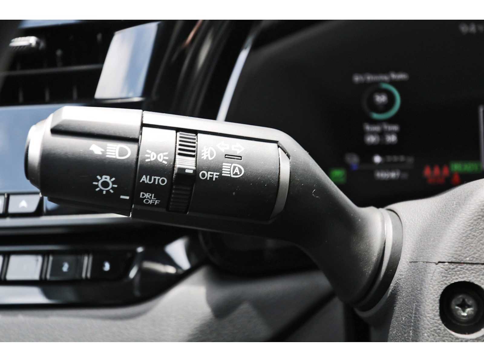 Used 2025 Lexus RX 450h AWD w/ Luxury Package image 17