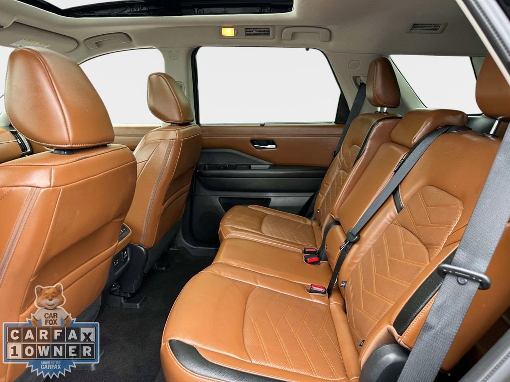 Used 2023 Nissan Pathfinder Platinum w/ Black Appearance Package AWD/4WD image 14